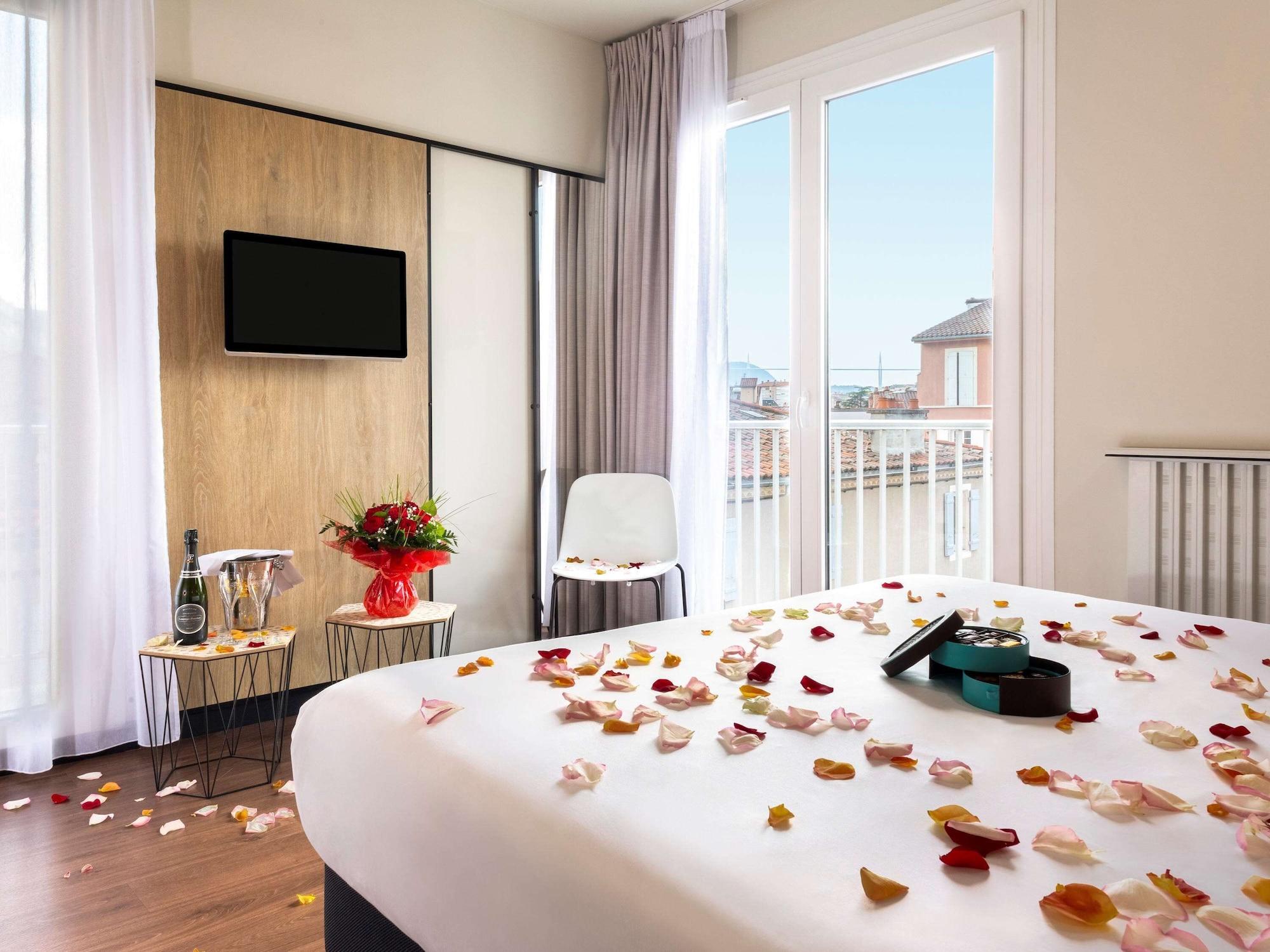 Ibis Centre Millau Hotel Bagian luar foto
