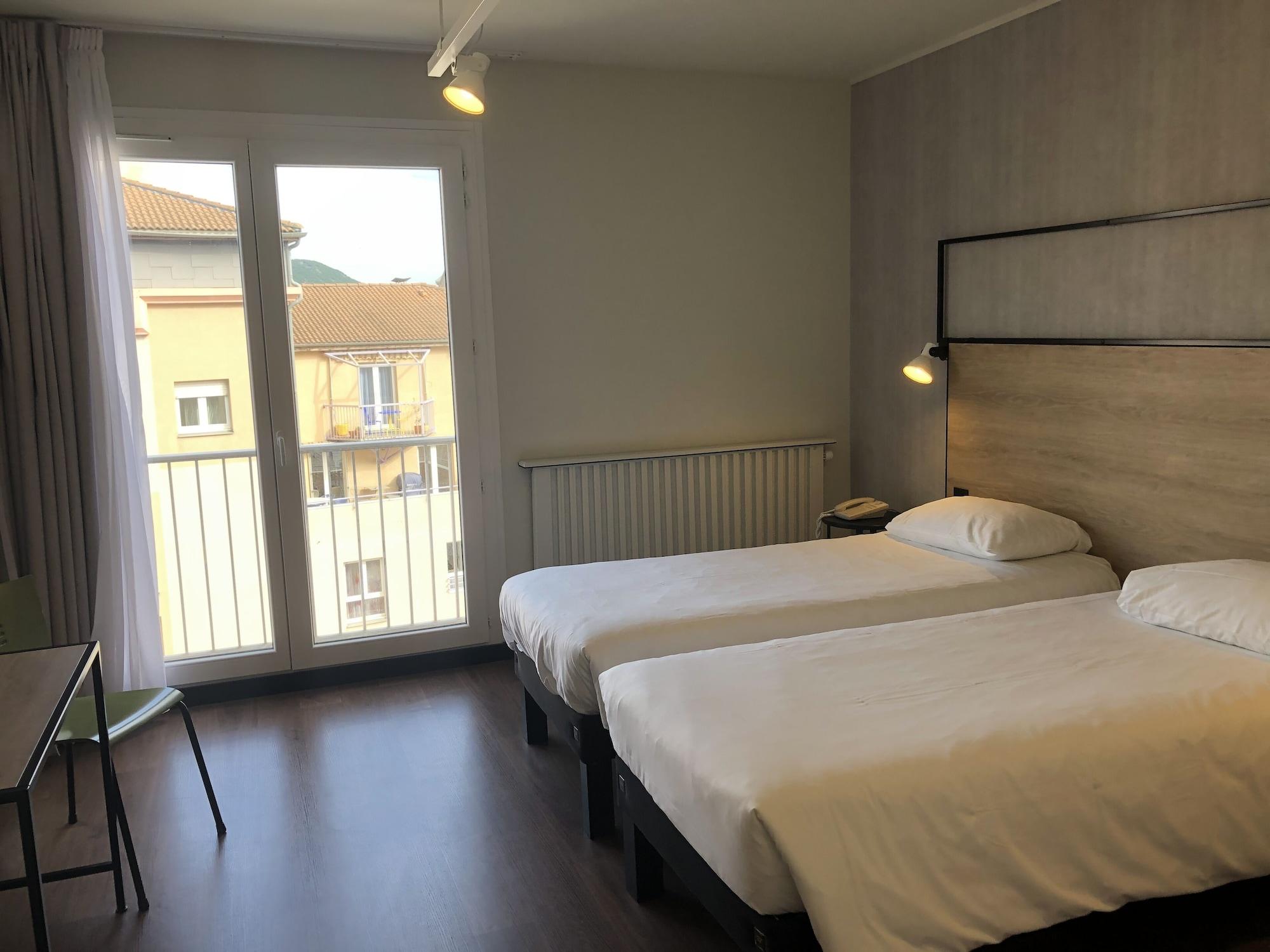 Ibis Centre Millau Hotel Bagian luar foto