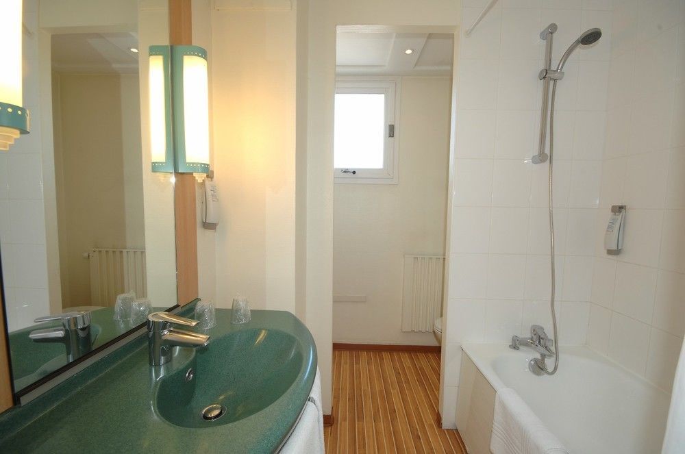 Ibis Centre Millau Hotel Bagian luar foto