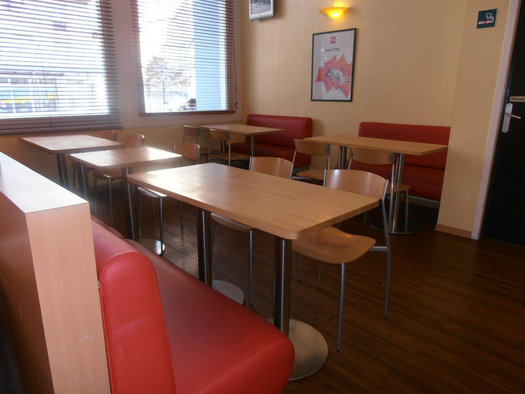 Ibis Centre Millau Hotel Bagian luar foto